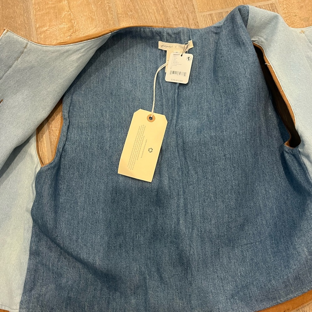 Tricia Fix carhartt mixed vest size small - Picture 6 of 6